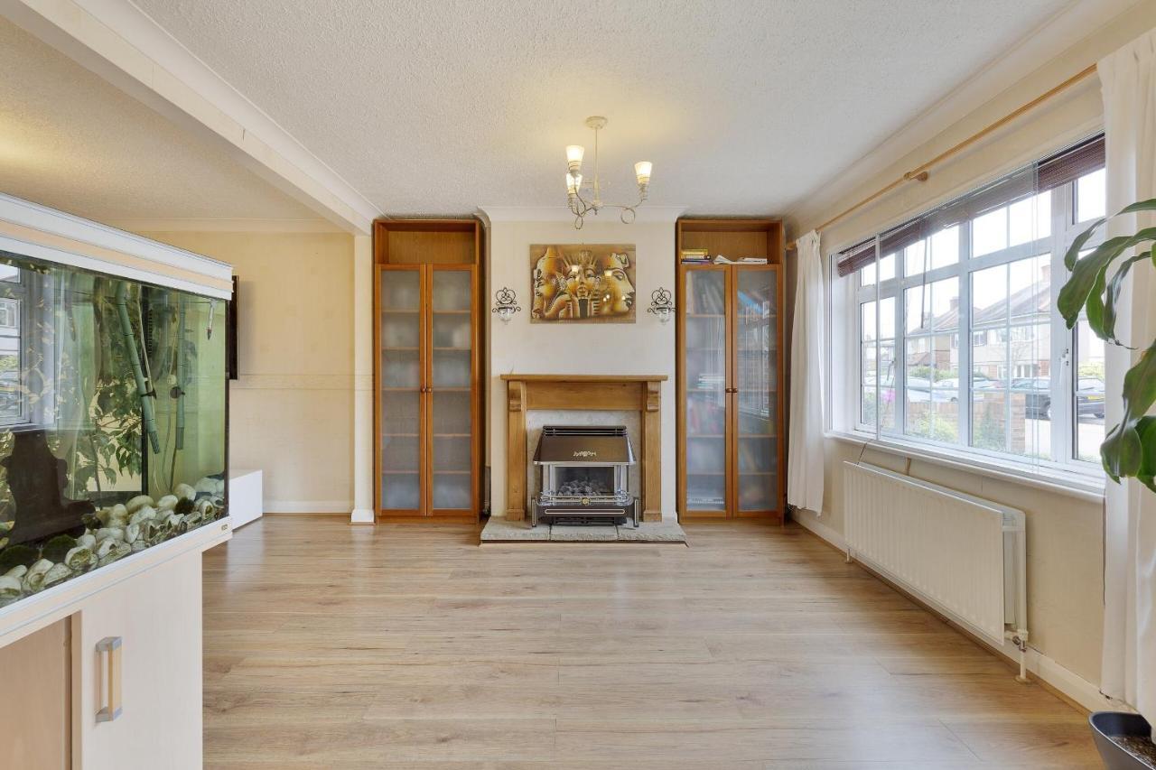 Goshawk Gardens Apartment Хейс Екстериор снимка